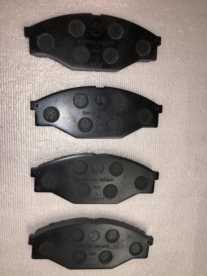 Колодки тормозные передние TOYOTA HIACE 04465YZZ64