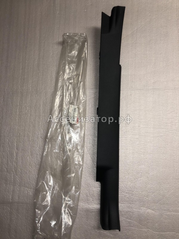 Накладка порога внутренняя задняя левая TOYOTA COROLLA VERSO 2004-2009 679180F010B0