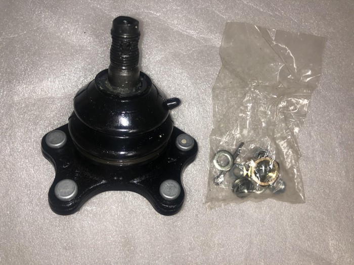 Шаровая опора верхняя TOYOTA HILUX 88-91 LH 4336039085