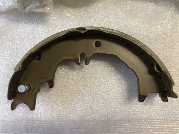 Колодка стояночного тормоза TOYOTA 4658060020