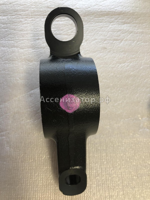 Кронштейн рычага Lexus LS430 4865250050