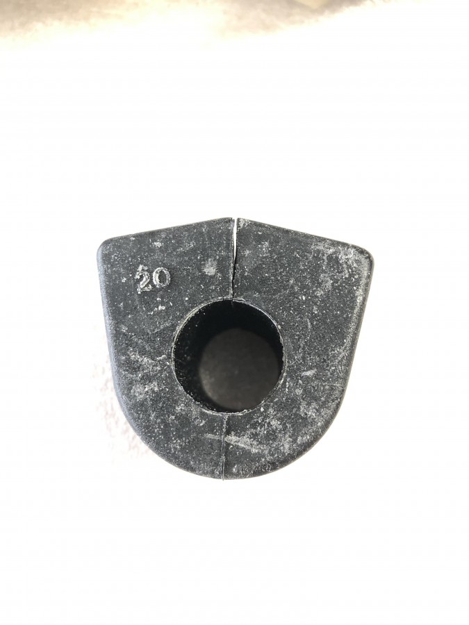 Втулка переднего стабилизатора TOYOTA COROLLA Е110 4881502040