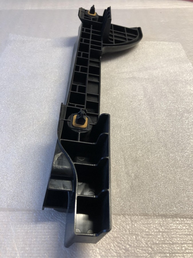 Кронштейн переднего бампера TOYOTA Hiace KDH200 5211626091