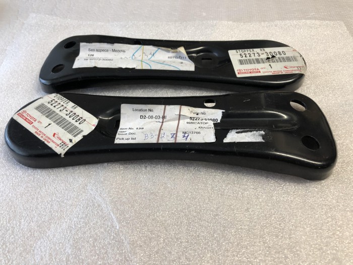 Кронштейн задней балки Lexus GS300 TOYOTA 5227330080