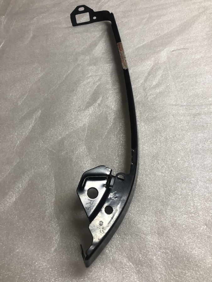 Планка фары передняя правая TOYOTA Avensis AT220 5390320040