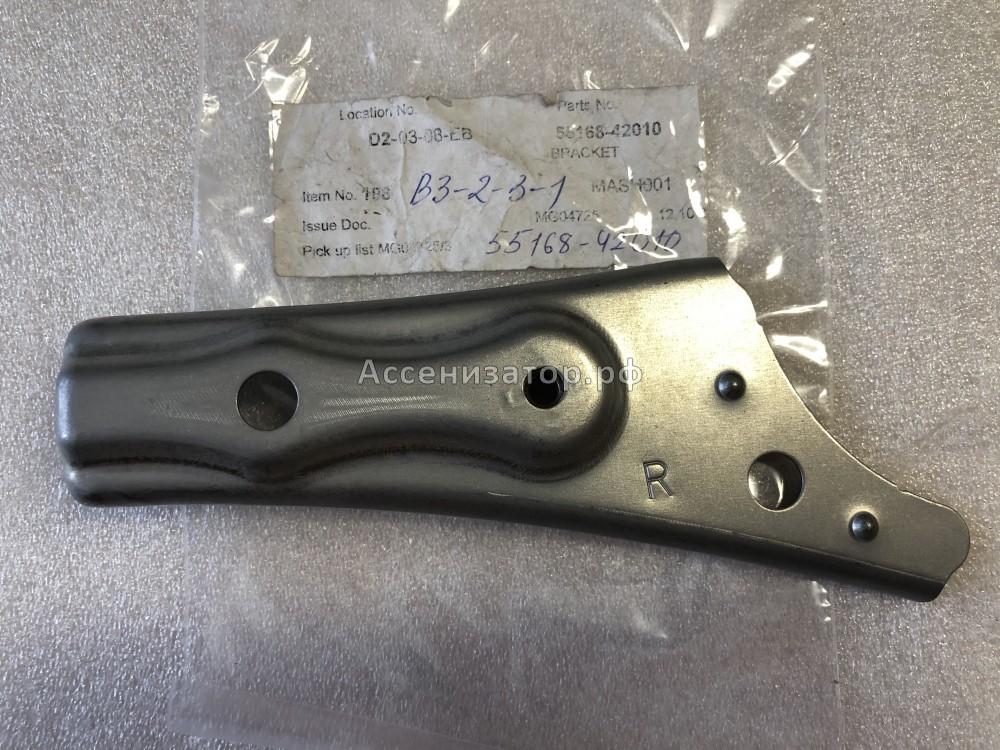 Кронштейн правого крыла Toyota RAV 4 А20 2000-2005 5516842010