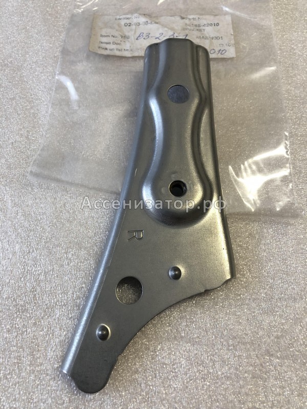 Кронштейн правого крыла Toyota RAV 4 А20 2000-2005 5516842010