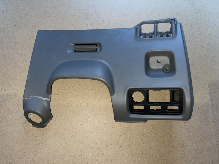 Панель подрулевая TOYOTA Land Cruiser 105  Уценка царапины! 5530260041B2