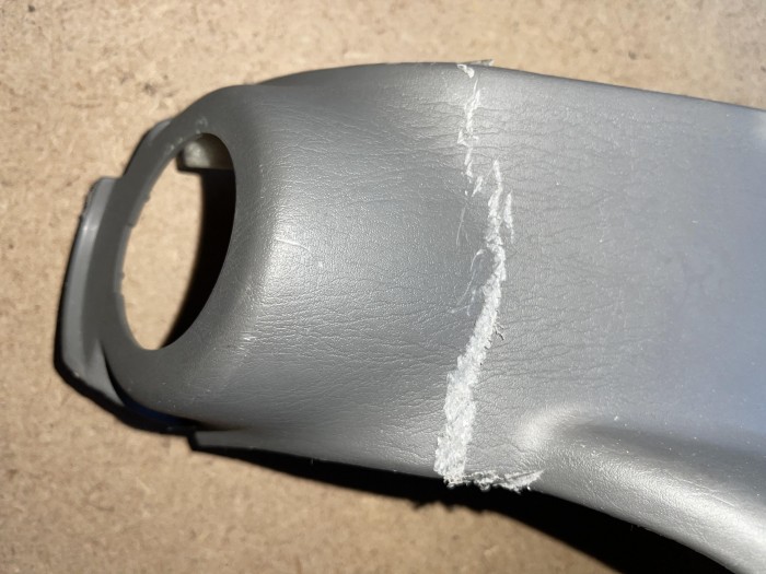 Панель подрулевая TOYOTA Land Cruiser 105  Уценка царапины! 5530260041B2