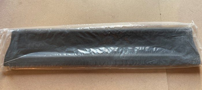 Полка задняя TOYOTA Corolla E120 6433002401B0