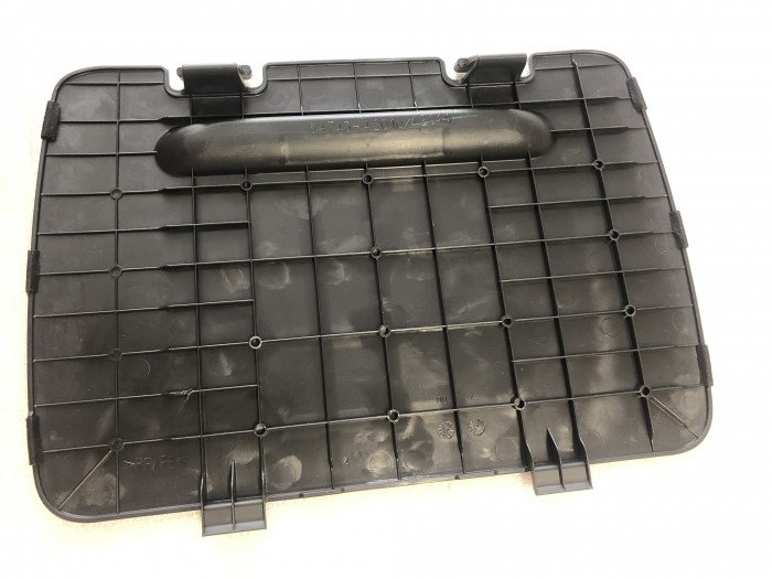 Крышка бардачка багажника TOYOTA RAV4 CA20 2000-2005 6474342011B1