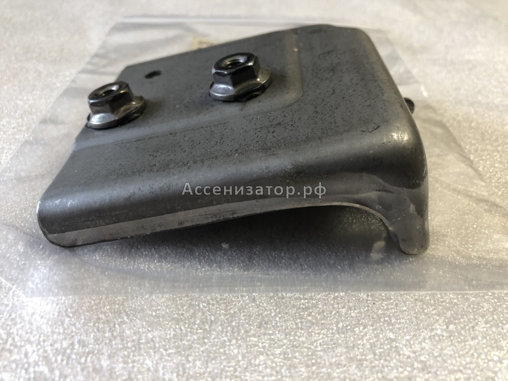 Кронштейн шторки TOYOTA Avensis T250 6493405010 новый оригинальный, в наличии на нашем складе