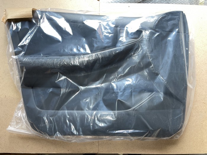 Обшивка двери передней левой TOYOTA Corolla E120 6766013020B1