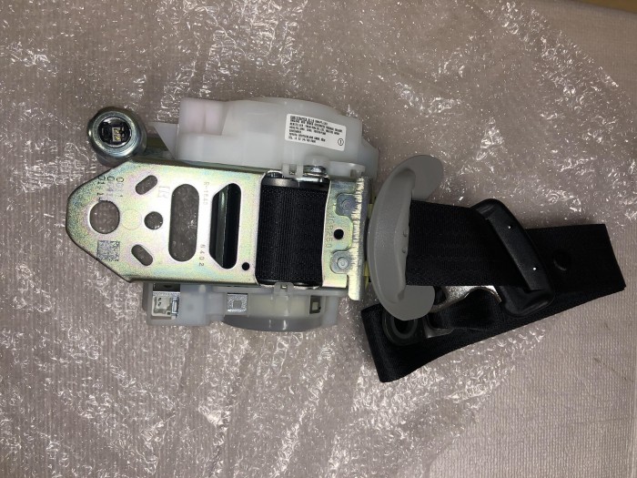 Ремень безопасности с пиропатроном передний левый LEXUS IS250 IS350 2005-2013 7322053130C3