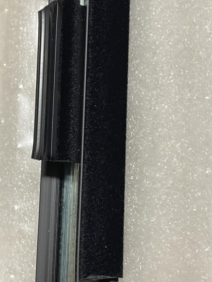 Молдинг (бархотка) окна передней правой двери TOYOTA AVENSIS AT220 7571005020