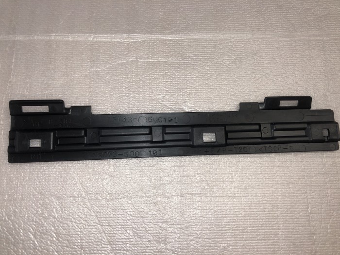 Молдинг планка поясная TOYOTA 7573360010