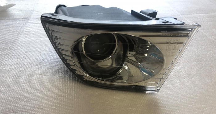 Фара противотуманная правая 1999-2005 Lexus IS 200 8121053012
