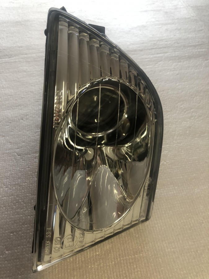 Фара противотуманная левая 1999-2005 Lexus IS 200 8122053012