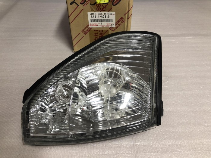 УКАЗАТЕЛЬ ПОВОРОТА ПЕРЕДНИЙ ПРАВЫЙ TOYOTA LC90 8151160510