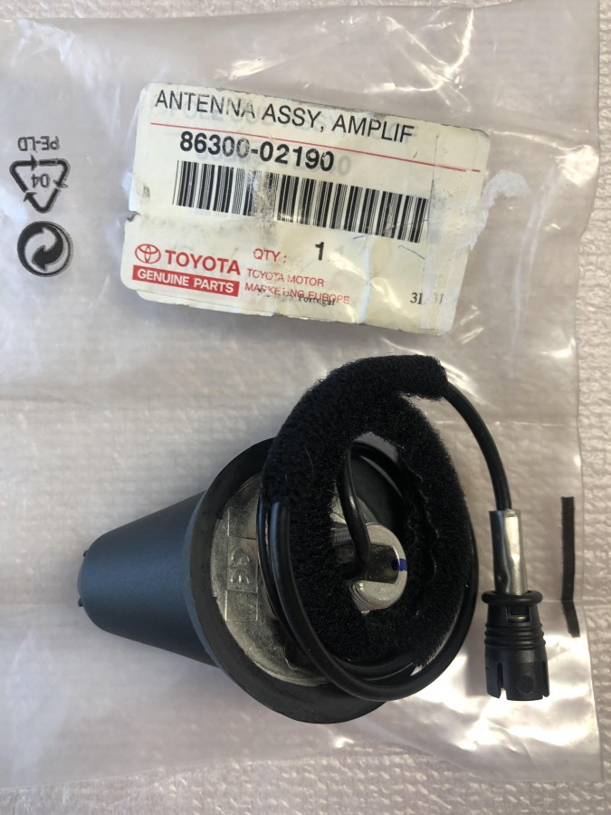 Антенна TOYOTA Corolla E120 8630002190