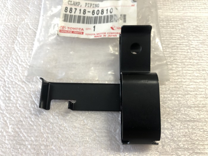 Крепеж TOYOTA LAND CRUISER PRADO 8871860810