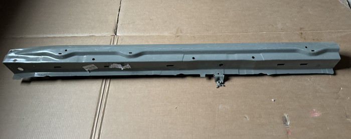 Порог правый Toyota Avensis T250 2003-2009 6140305010