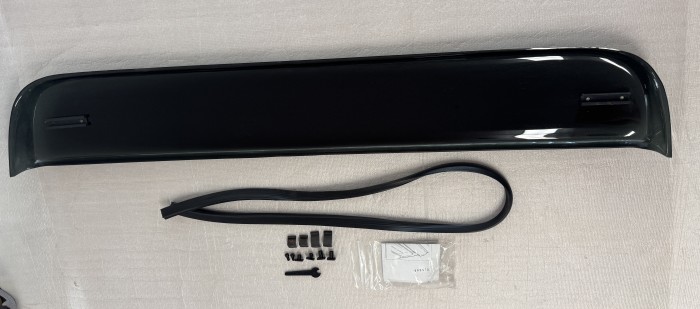 Дефлектор люка TOYOTA Land Cruiser Prado 120 2003-2009 700605